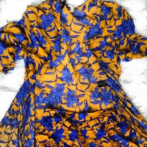 2-piece floral kimono and shorts set.